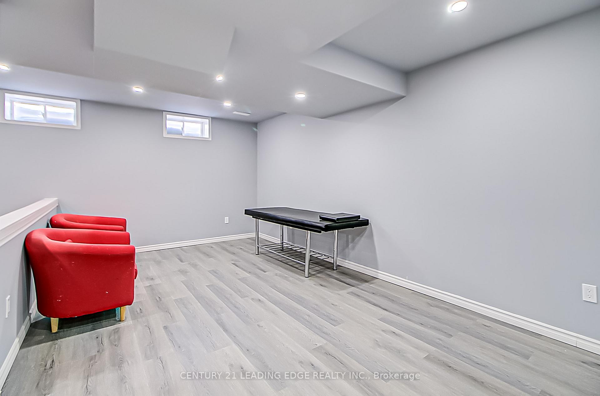 Photo 3 of 60 Bill Hutchinson Crescent, Clarington, Bowmanville — HOMEH