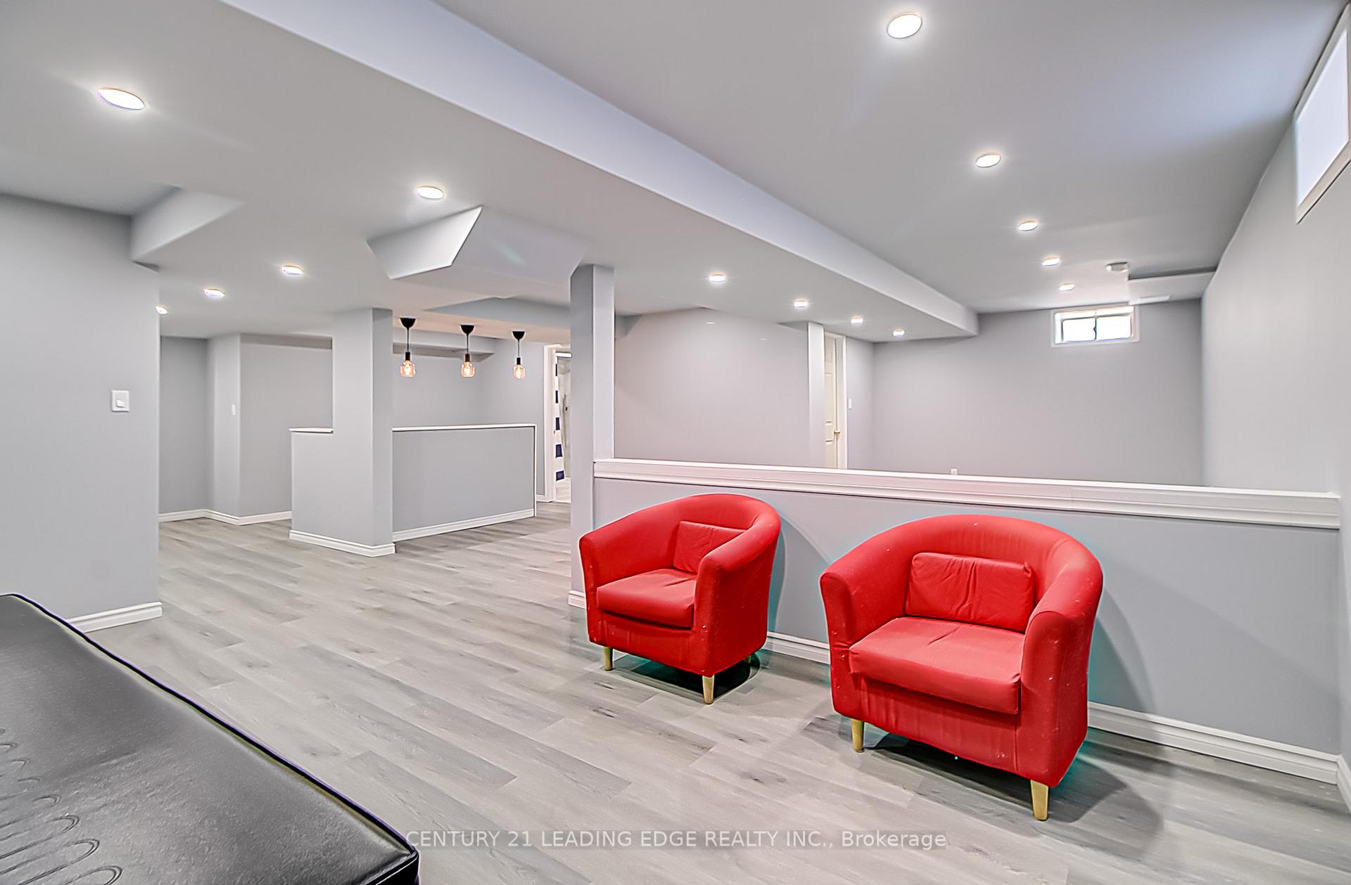 Photo 5 of 60 Bill Hutchinson Crescent, Clarington, Bowmanville — HOMEH