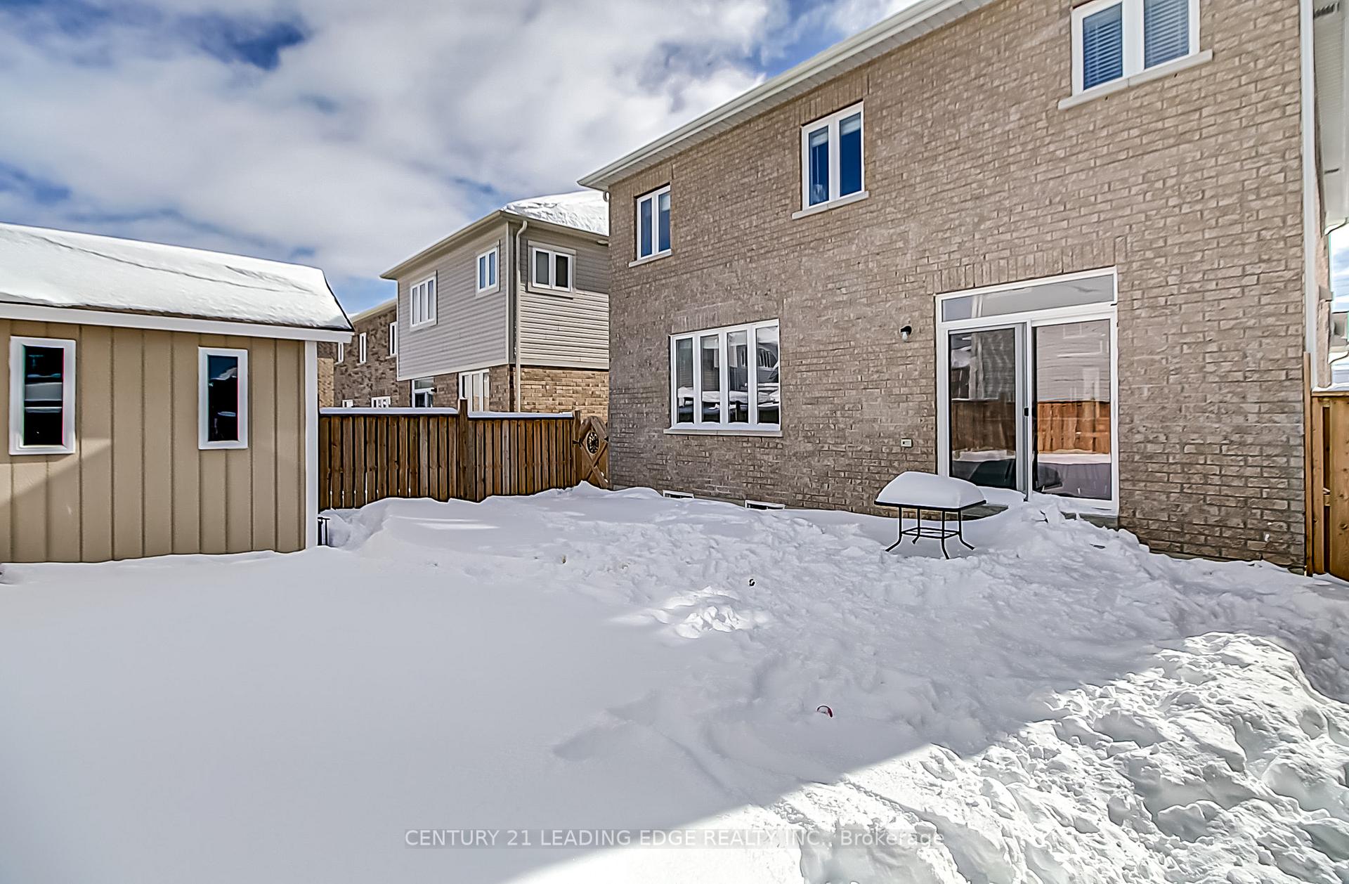 Photo 10 of 60 Bill Hutchinson Crescent, Clarington, Bowmanville — HOMEH