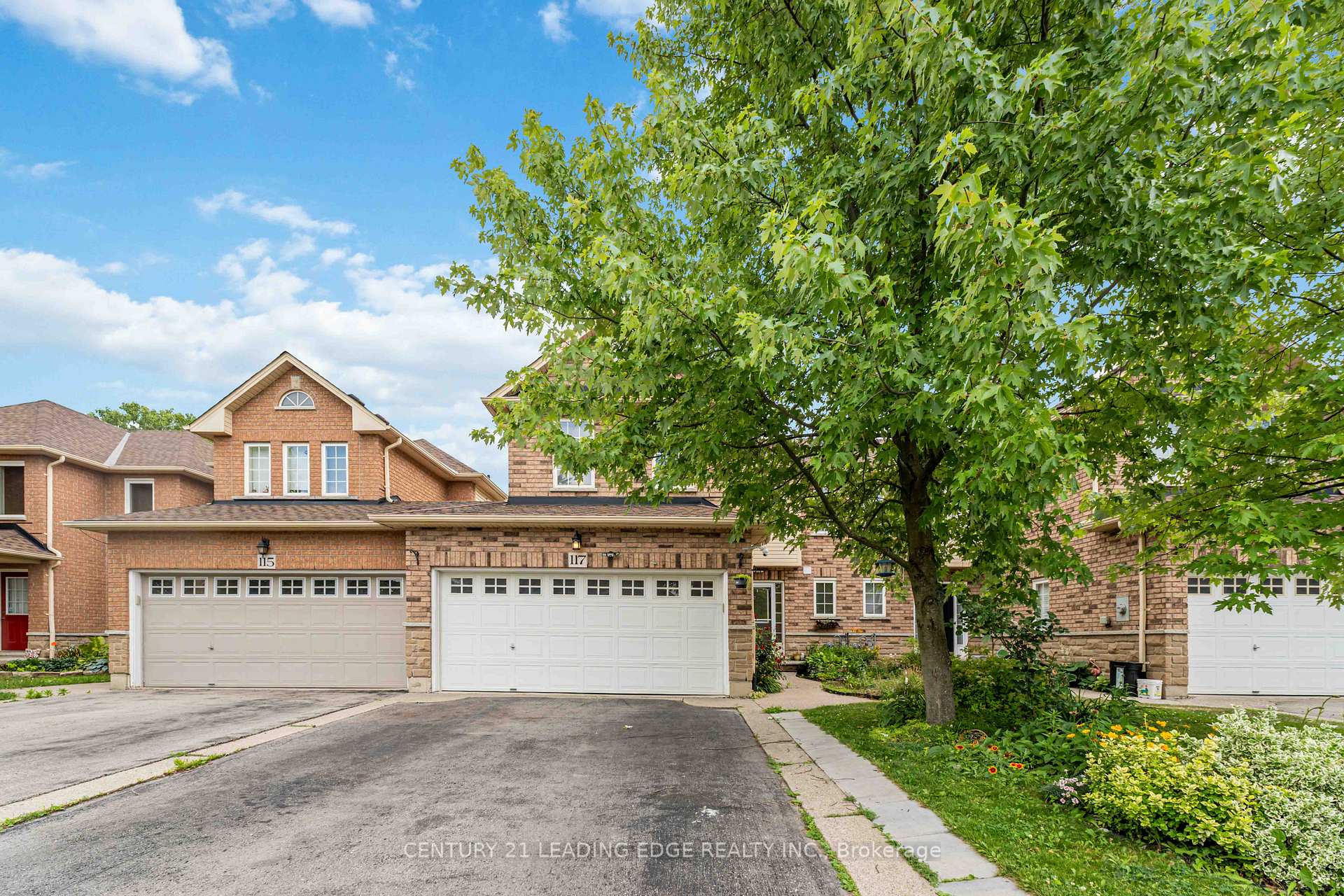 Photo 2 of 117 Thoroughbred Boulevard, Hamilton, Ancaster — HOMEH