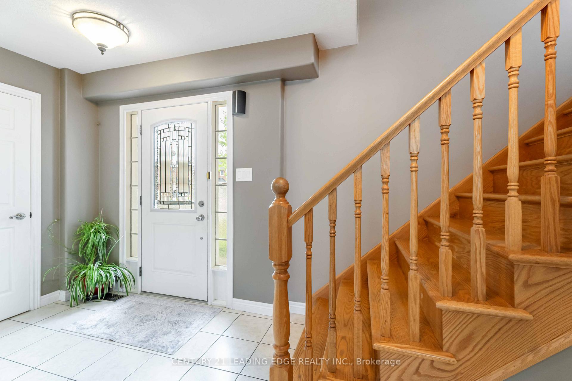 Photo 6 of 117 Thoroughbred Boulevard, Hamilton, Ancaster — HOMEH