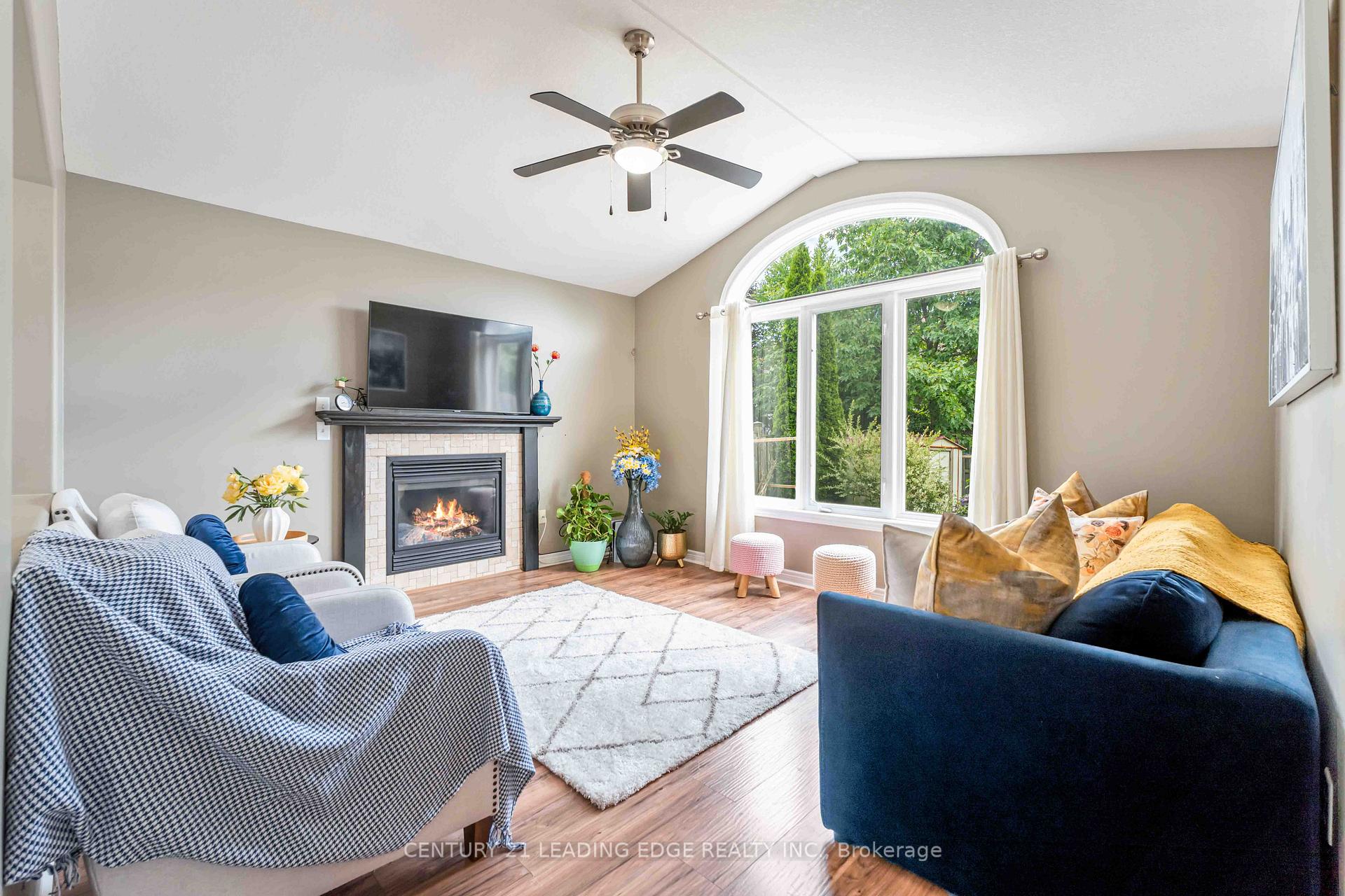 Photo 7 of 117 Thoroughbred Boulevard, Hamilton, Ancaster — HOMEH