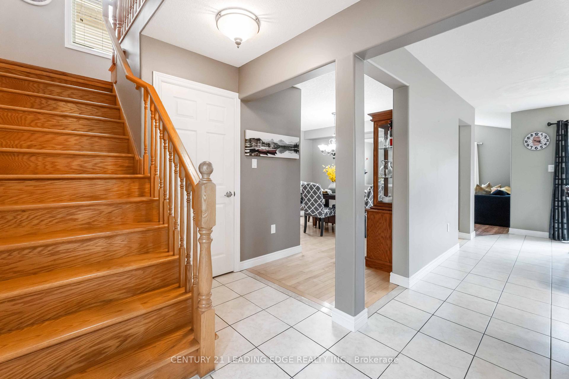 Photo 11 of 117 Thoroughbred Boulevard, Hamilton, Ancaster — HOMEH