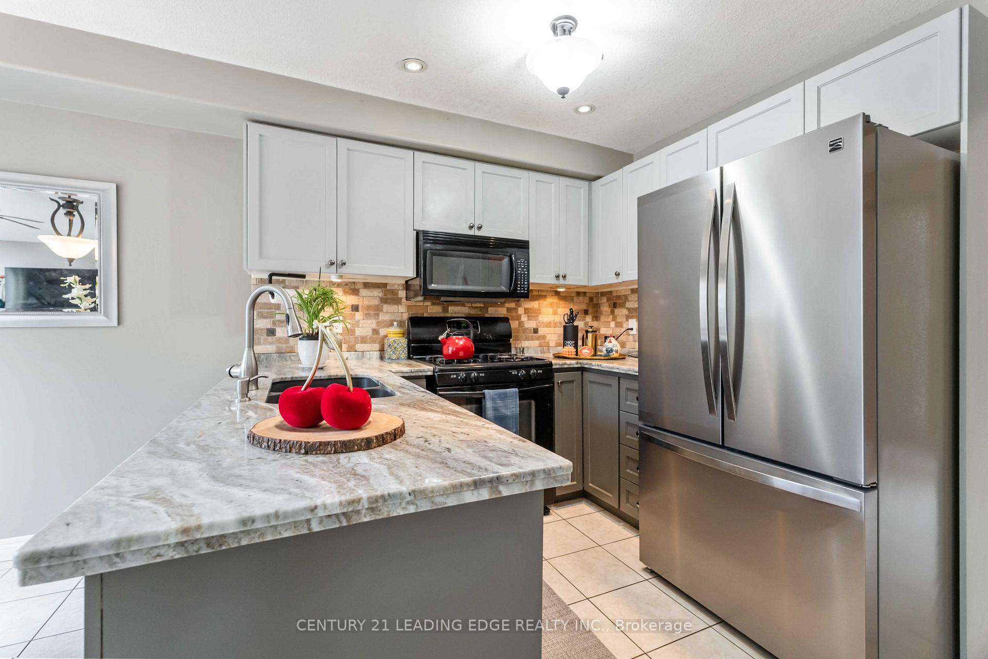 Photo 12 of 117 Thoroughbred Boulevard, Hamilton, Ancaster — HOMEH