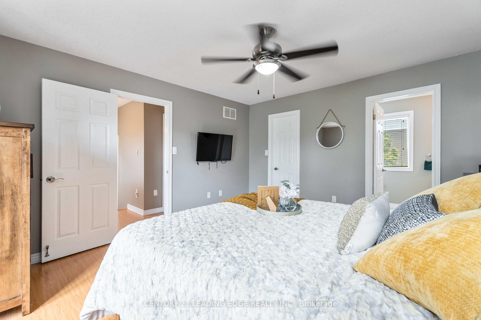Photo 32 of 117 Thoroughbred Boulevard, Hamilton, Ancaster — HOMEH