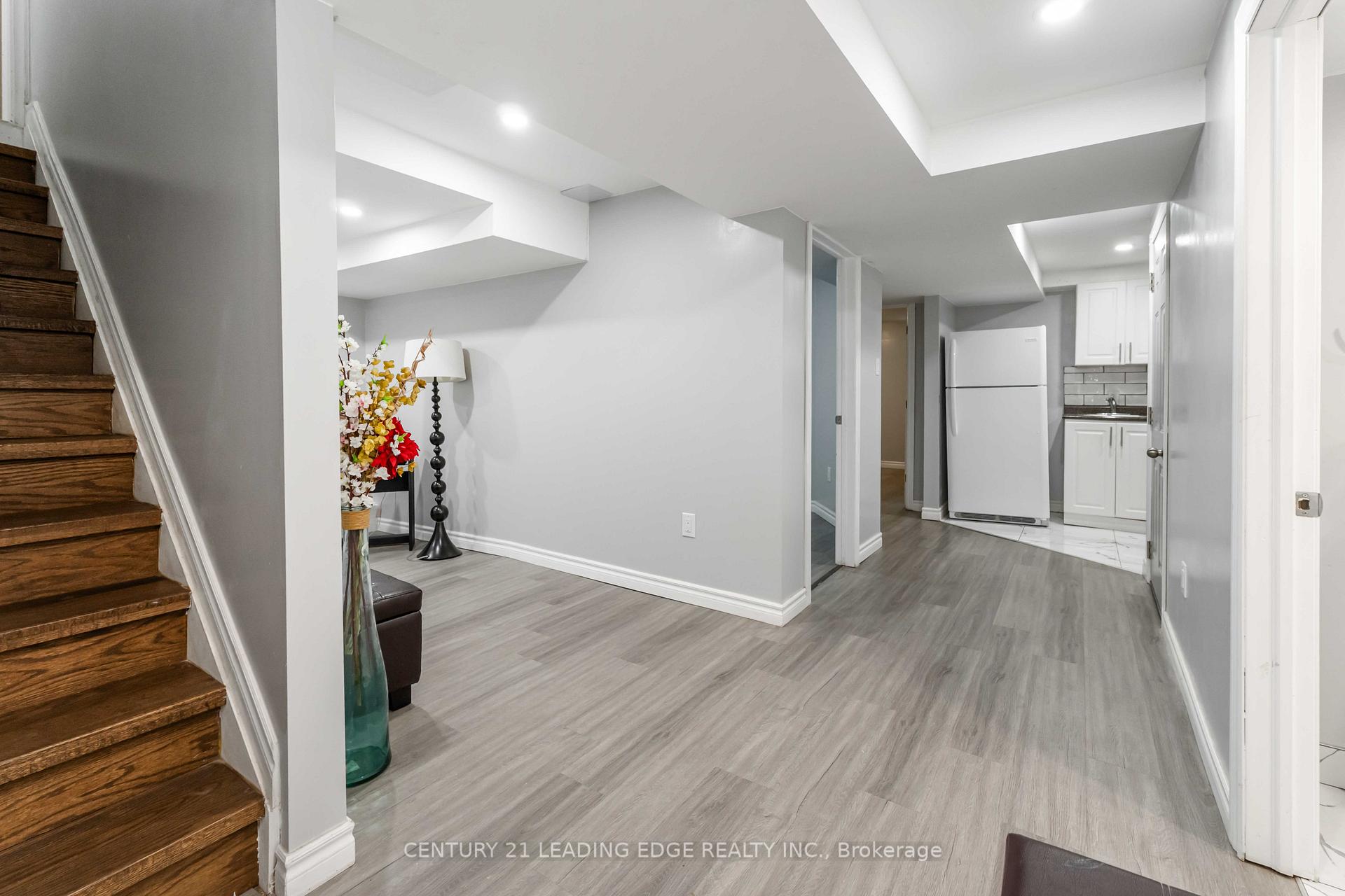 Photo 35 of 117 Thoroughbred Boulevard, Hamilton, Ancaster — HOMEH