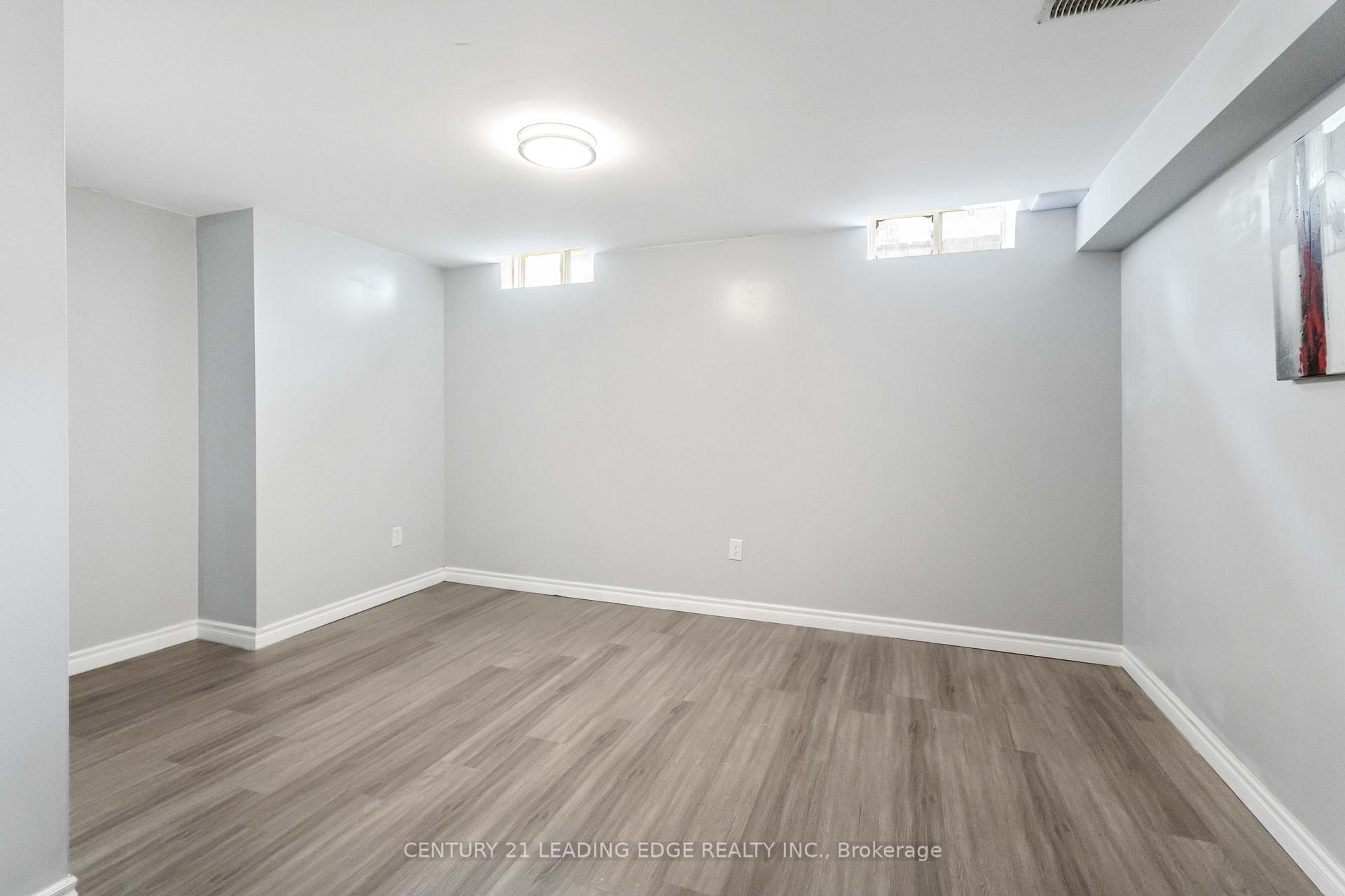 Photo 37 of 117 Thoroughbred Boulevard, Hamilton, Ancaster — HOMEH