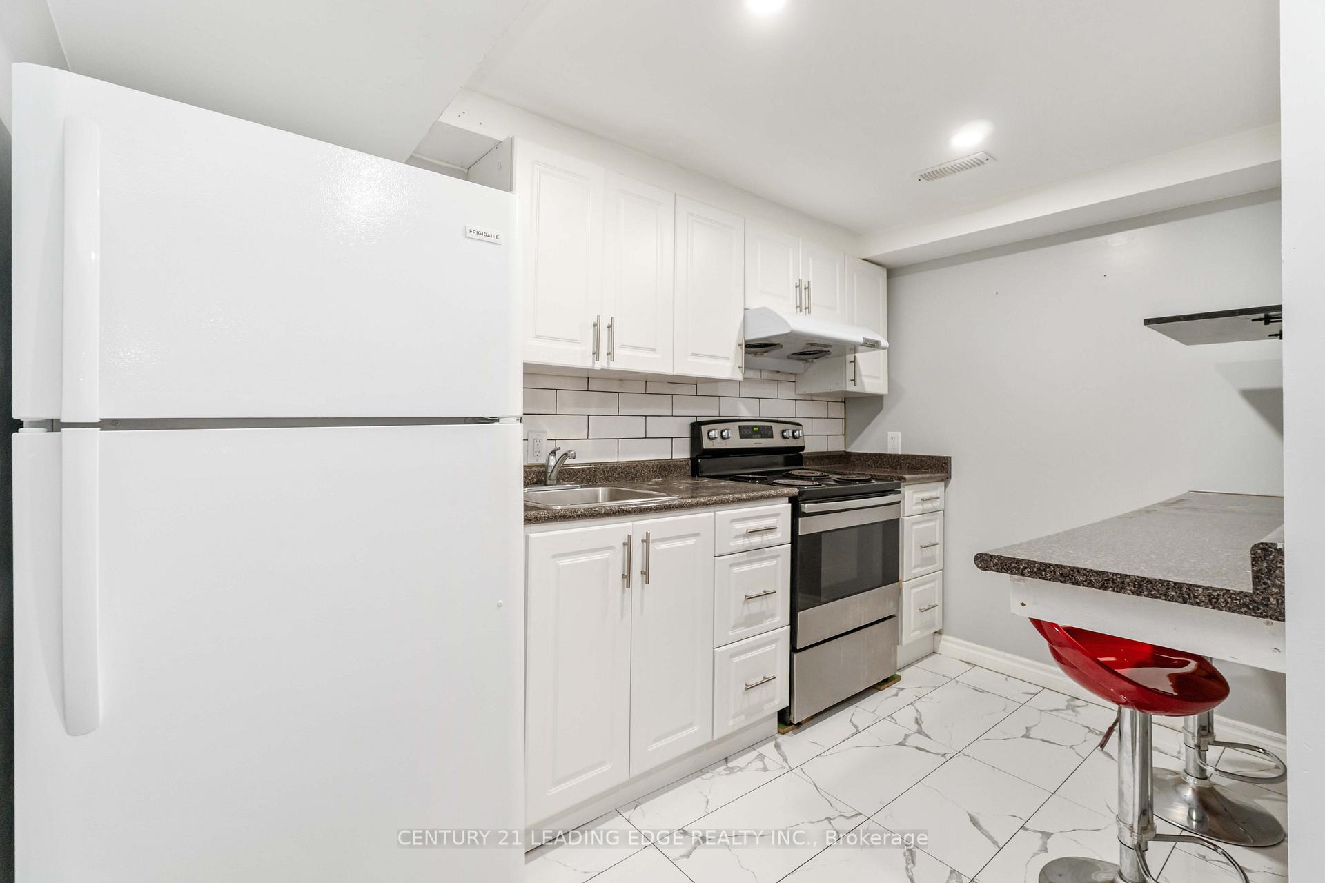 Photo 39 of 117 Thoroughbred Boulevard, Hamilton, Ancaster — HOMEH