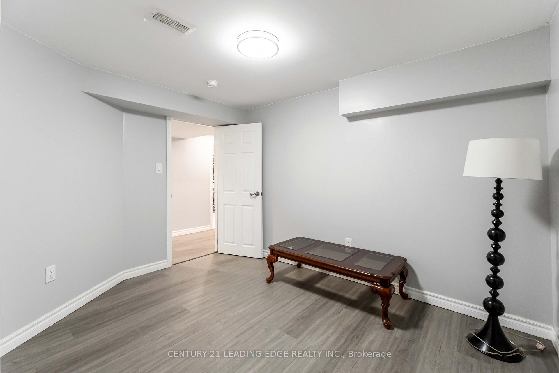 Photo 42 of 117 Thoroughbred Boulevard, Hamilton, Ancaster — HOMEH