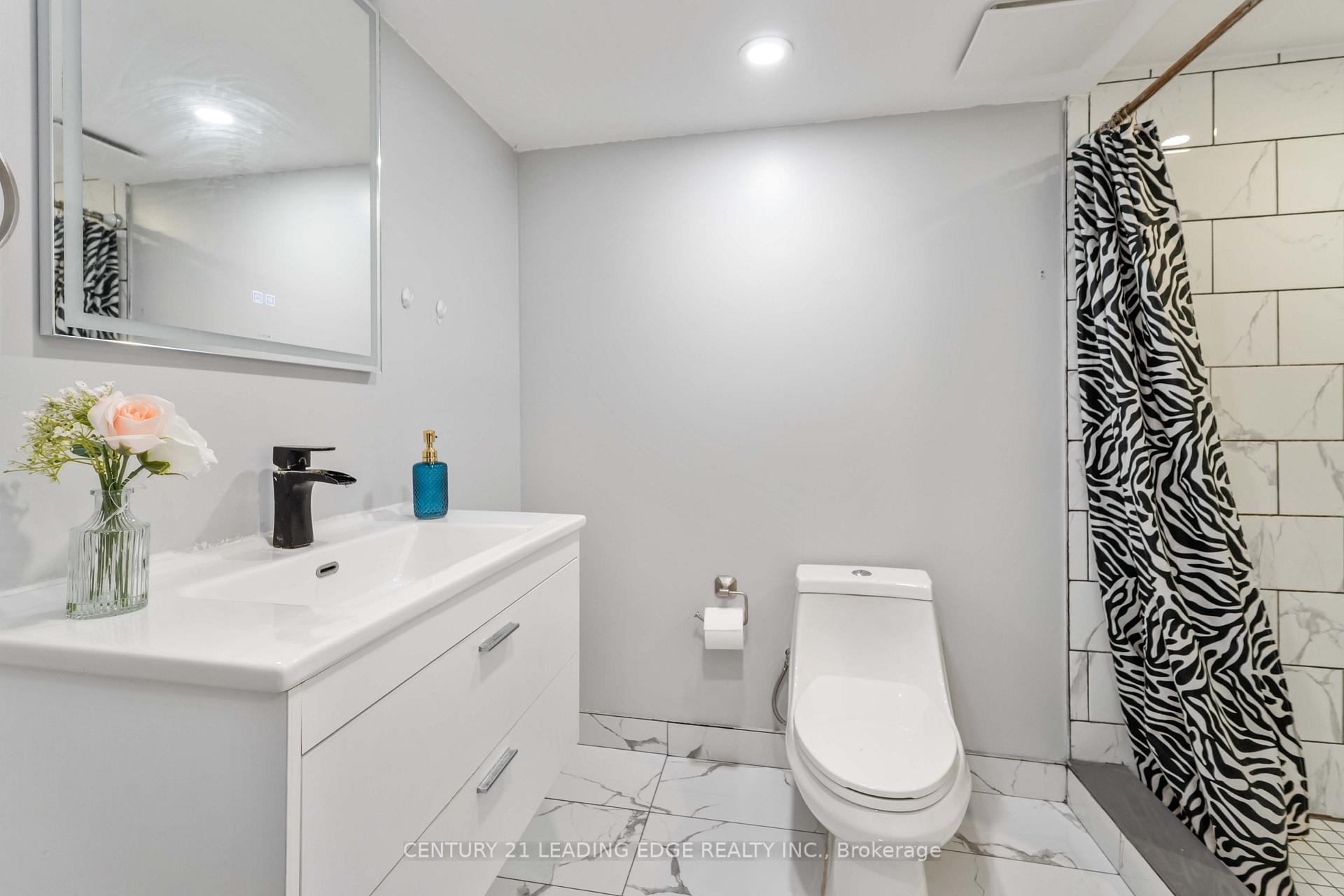 Photo 43 of 117 Thoroughbred Boulevard, Hamilton, Ancaster — HOMEH