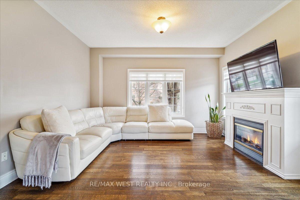 Photo 6 of 3 Silvermoon Avenue, Caledon, Bolton North — HOMEH