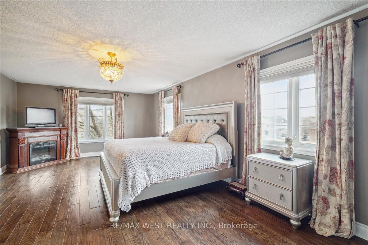 Photo 10 of 3 Silvermoon Avenue, Caledon, Bolton North — HOMEH