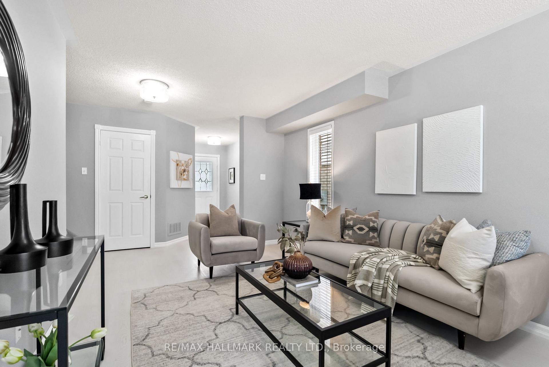 Photo 8 of 41 Guildwood Drive, Clarington, Bowmanville — HOMEH