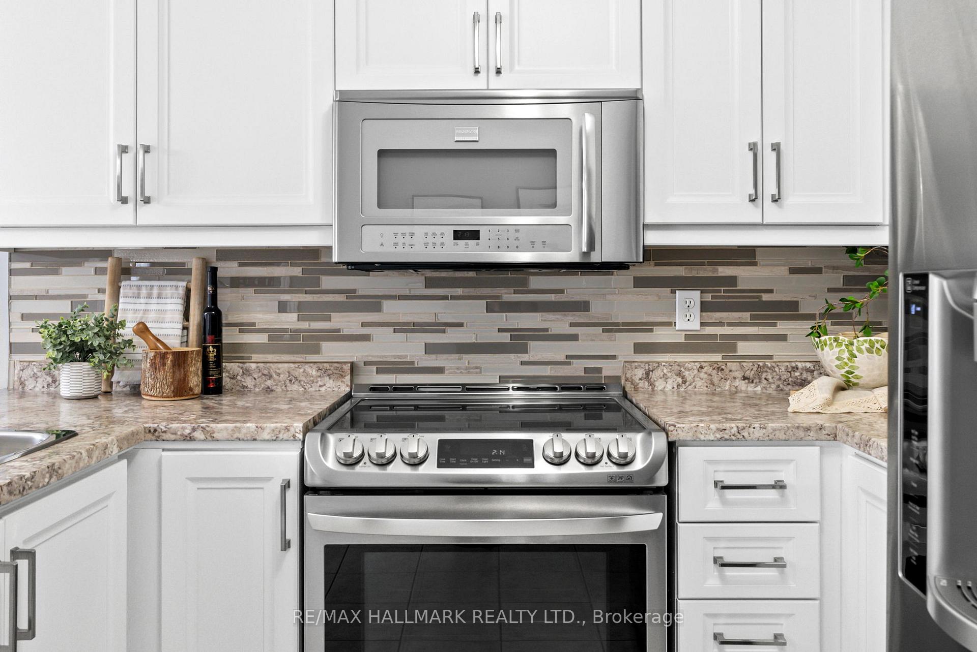 Photo 10 of 41 Guildwood Drive, Clarington, Bowmanville — HOMEH