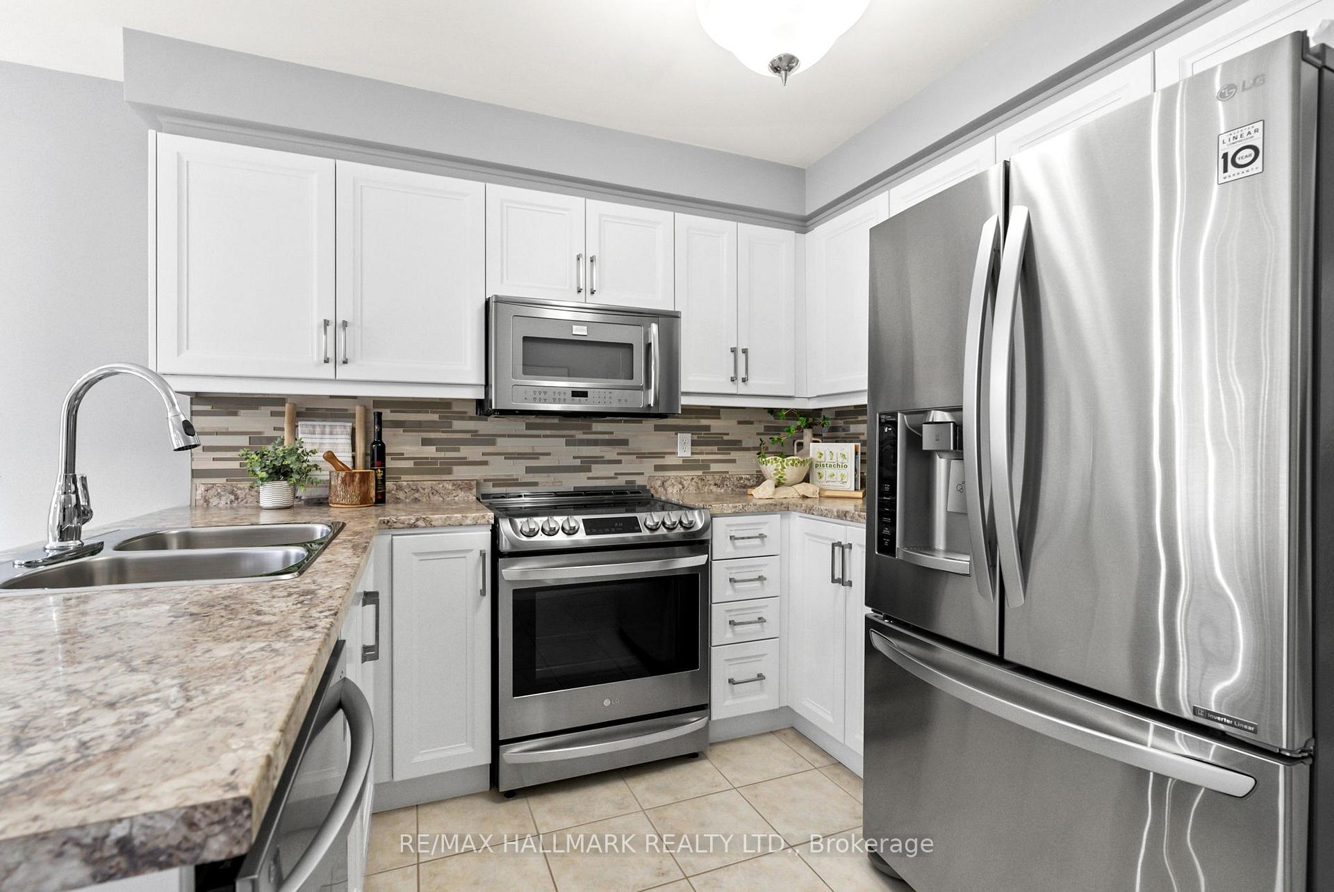 Photo 11 of 41 Guildwood Drive, Clarington, Bowmanville — HOMEH