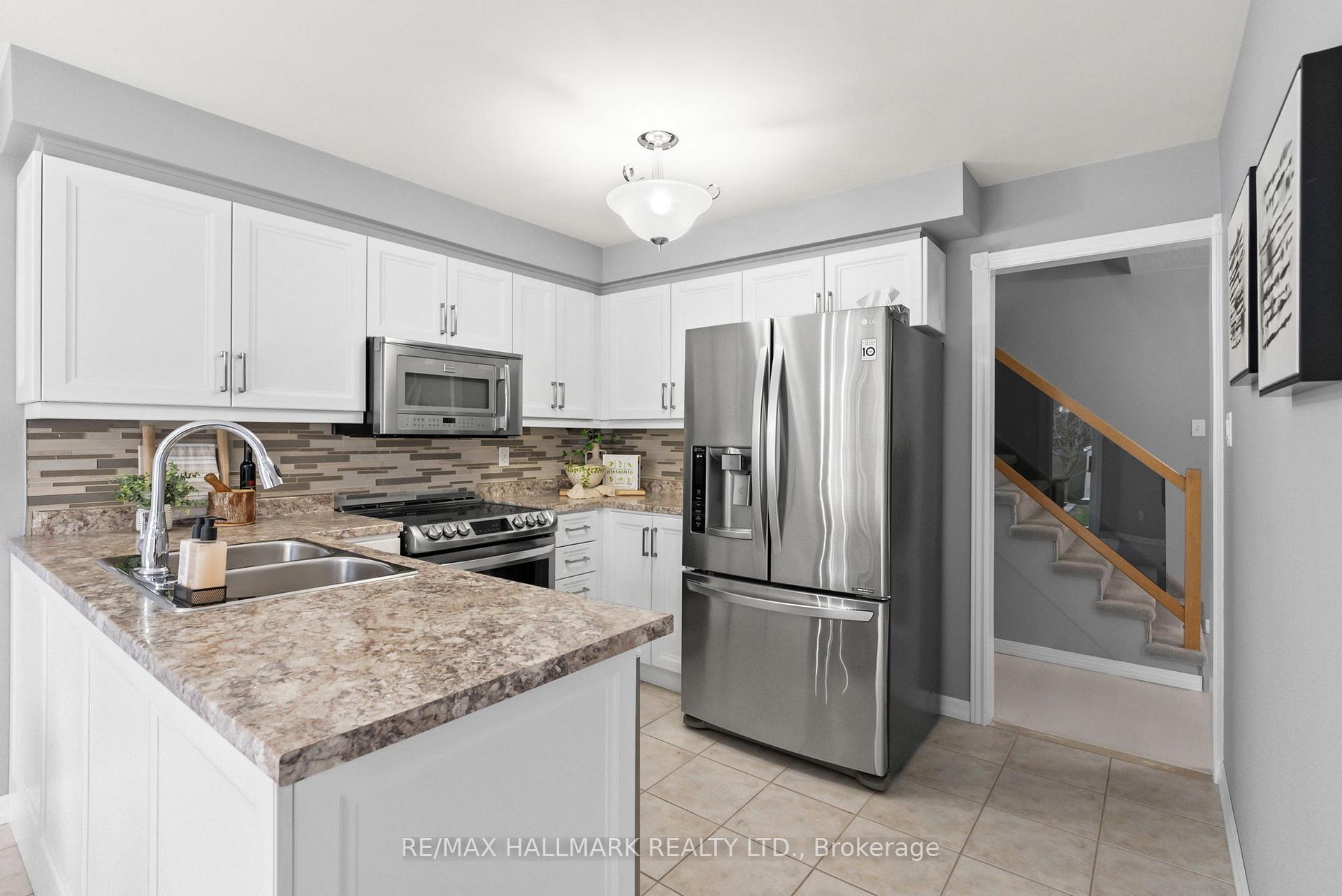 Photo 13 of 41 Guildwood Drive, Clarington, Bowmanville — HOMEH