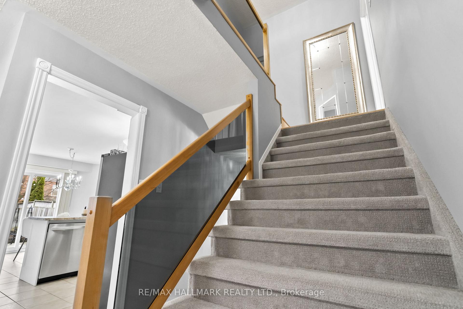 Photo 18 of 41 Guildwood Drive, Clarington, Bowmanville — HOMEH
