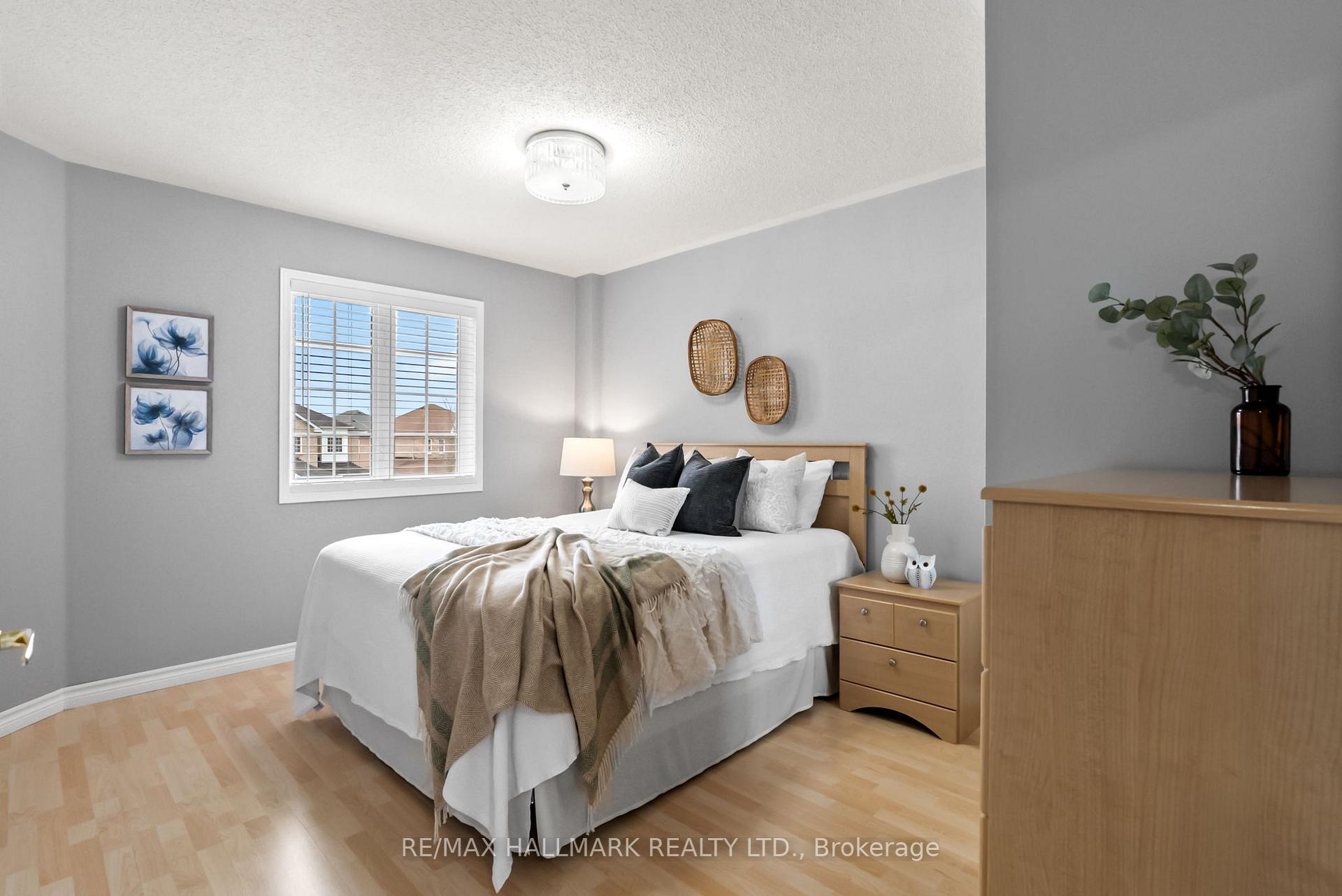 Photo 24 of 41 Guildwood Drive, Clarington, Bowmanville — HOMEH