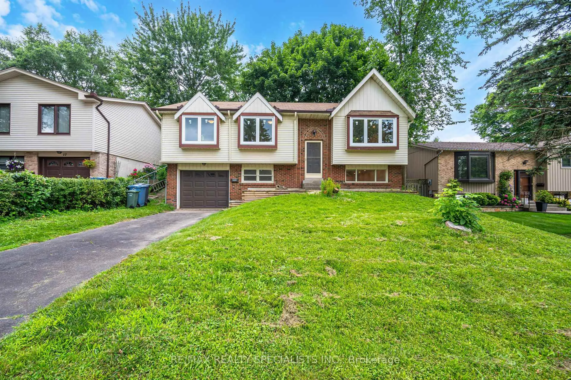 Front of 15 Woodridge Drive
