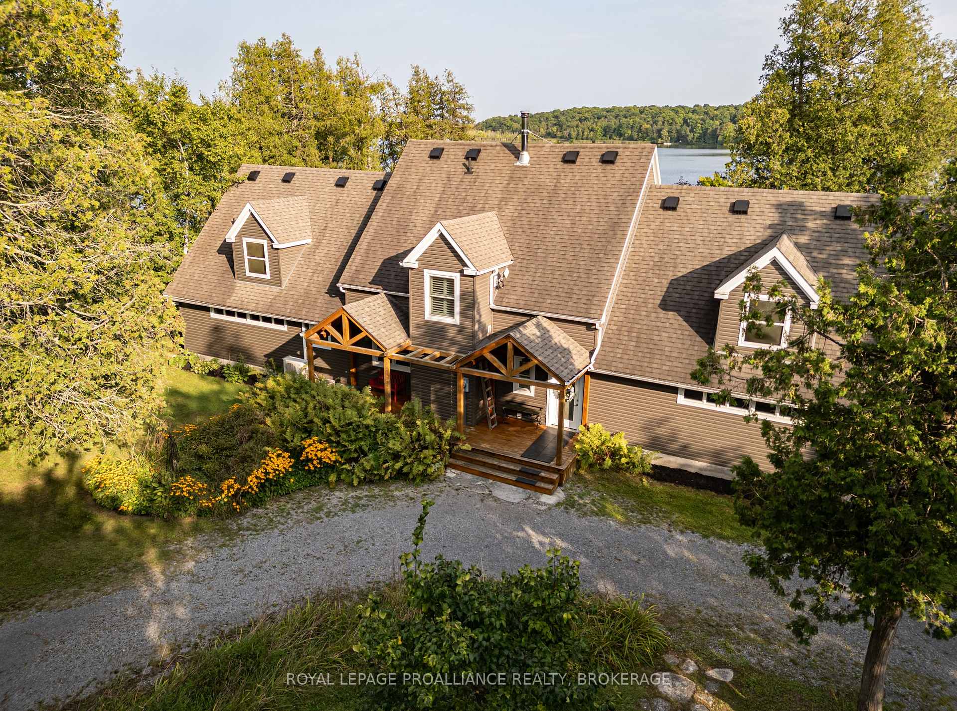Photo 2 of 1014 Mulberry Lane, Frontenac, Frontenac South — HOMEH