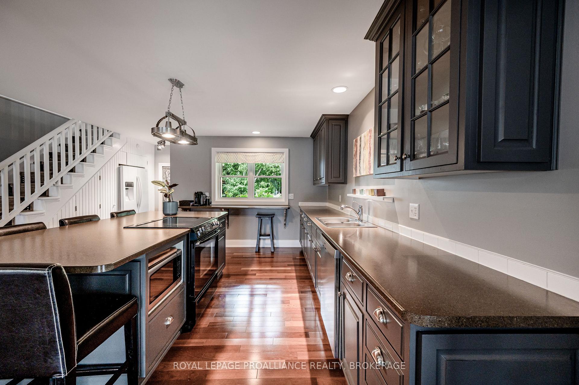 Photo 7 of 1014 Mulberry Lane, Frontenac, Frontenac South — HOMEH