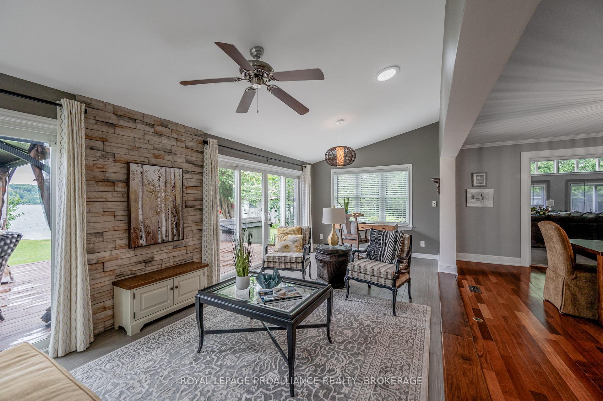 Photo 10 of 1014 Mulberry Lane, Frontenac, Frontenac South — HOMEH