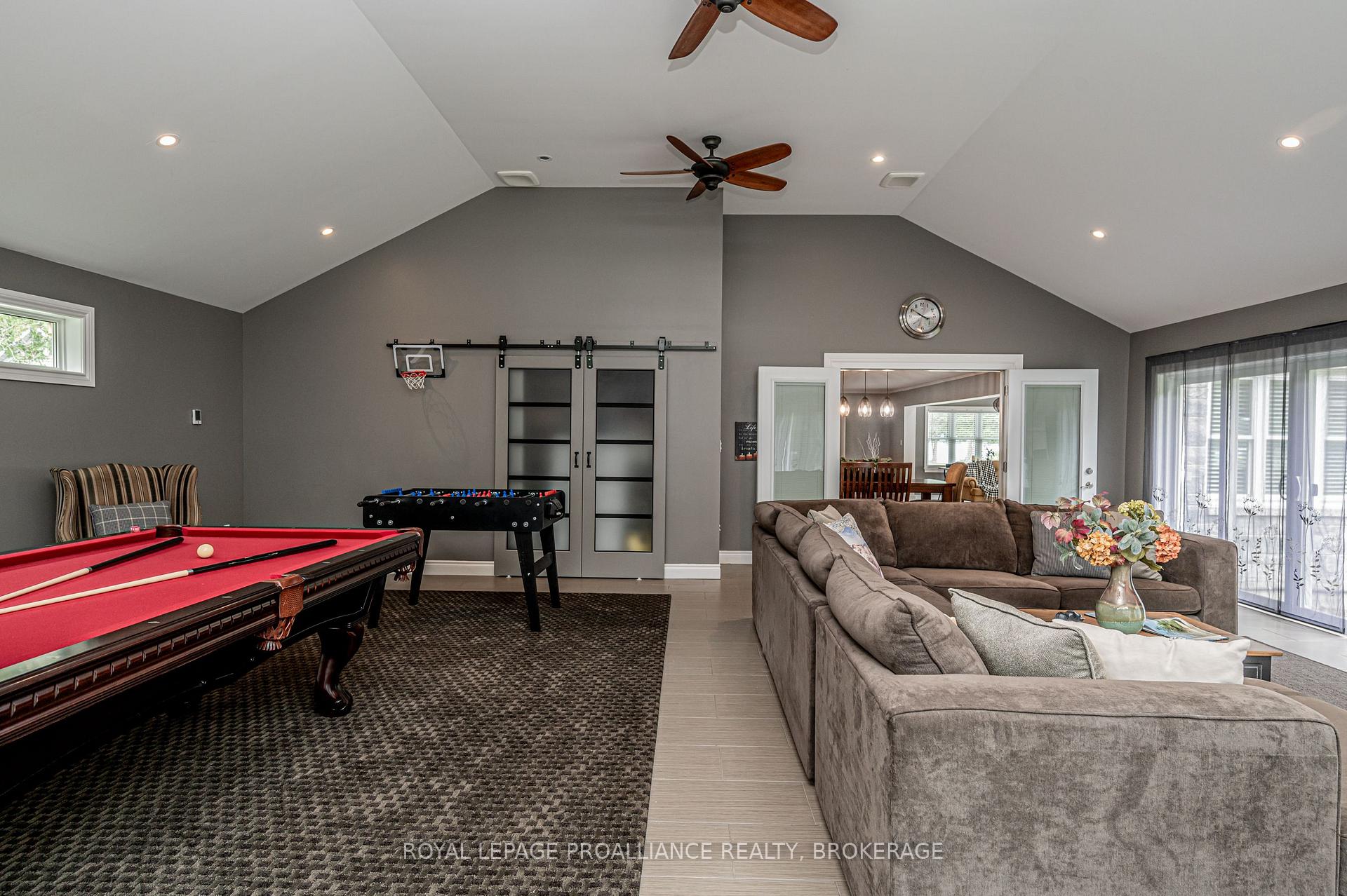 Photo 11 of 1014 Mulberry Lane, Frontenac, Frontenac South — HOMEH