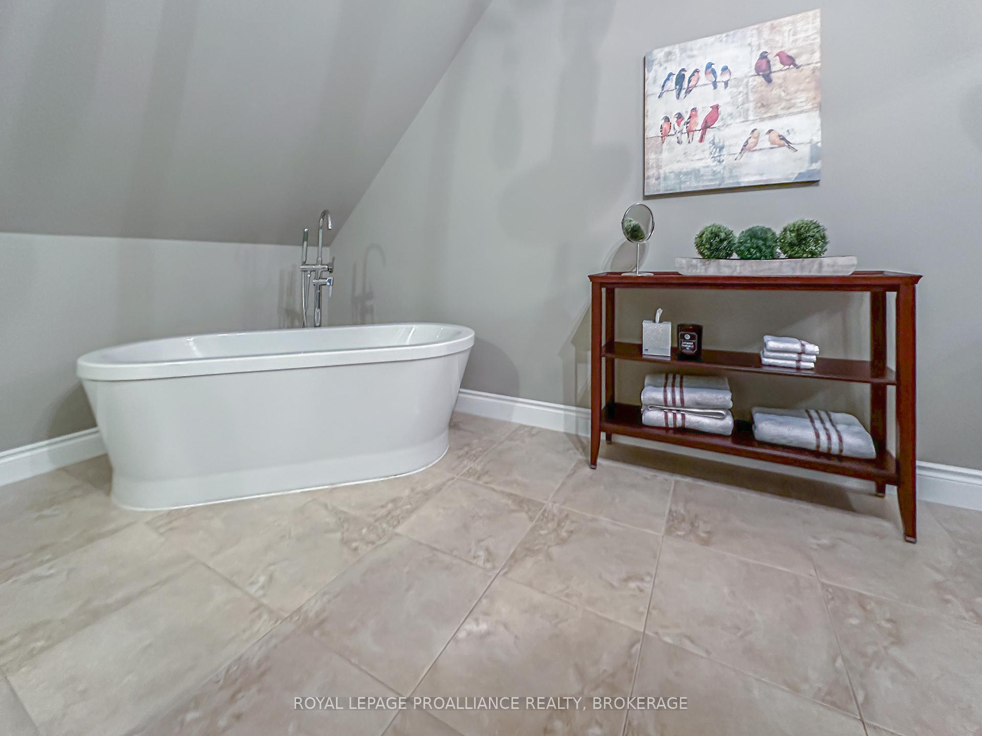 Photo 27 of 1014 Mulberry Lane, Frontenac, Frontenac South — HOMEH