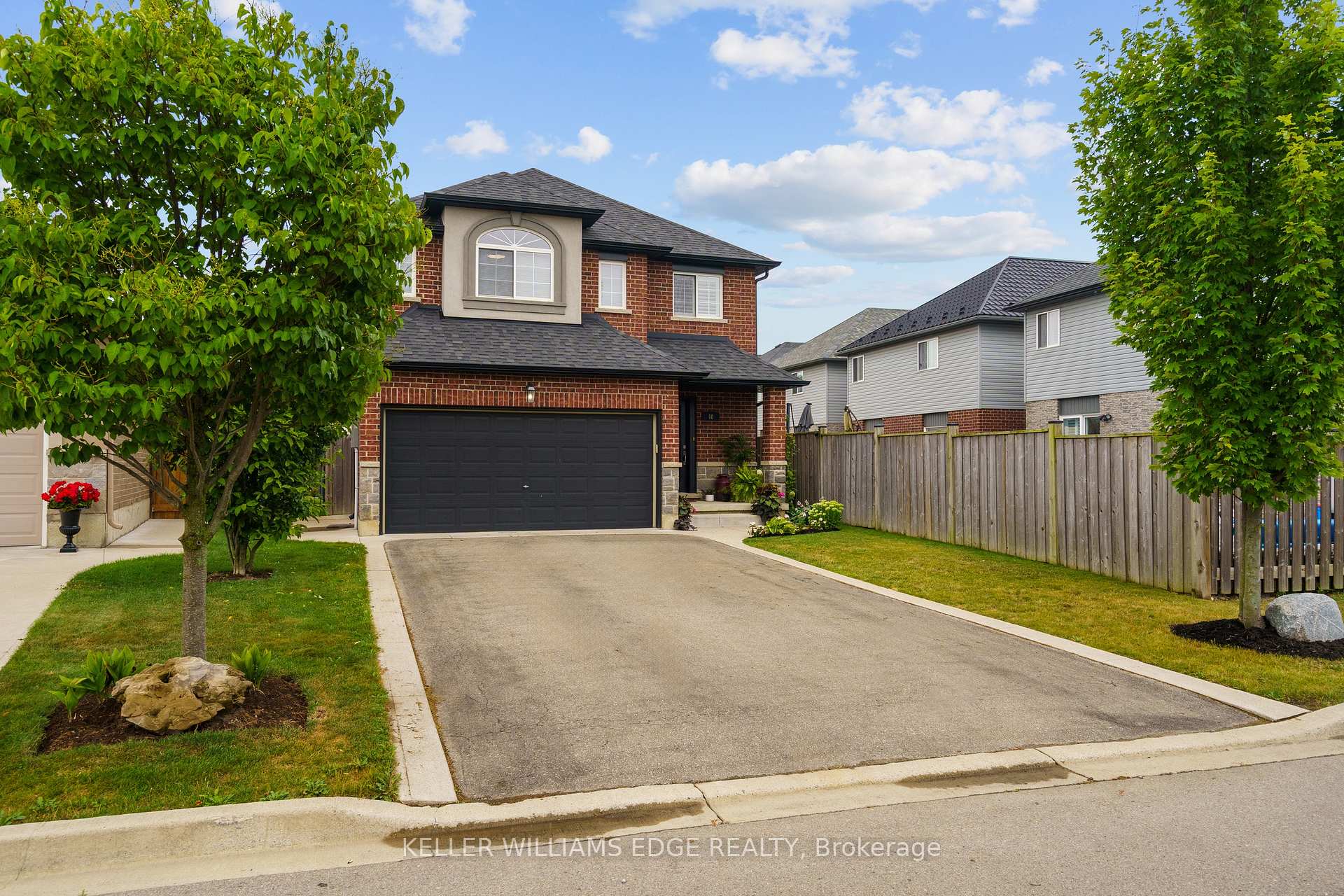 Photo 1 of 40 Stoneglen Way, Hamilton, Mount Hope — HOMEH