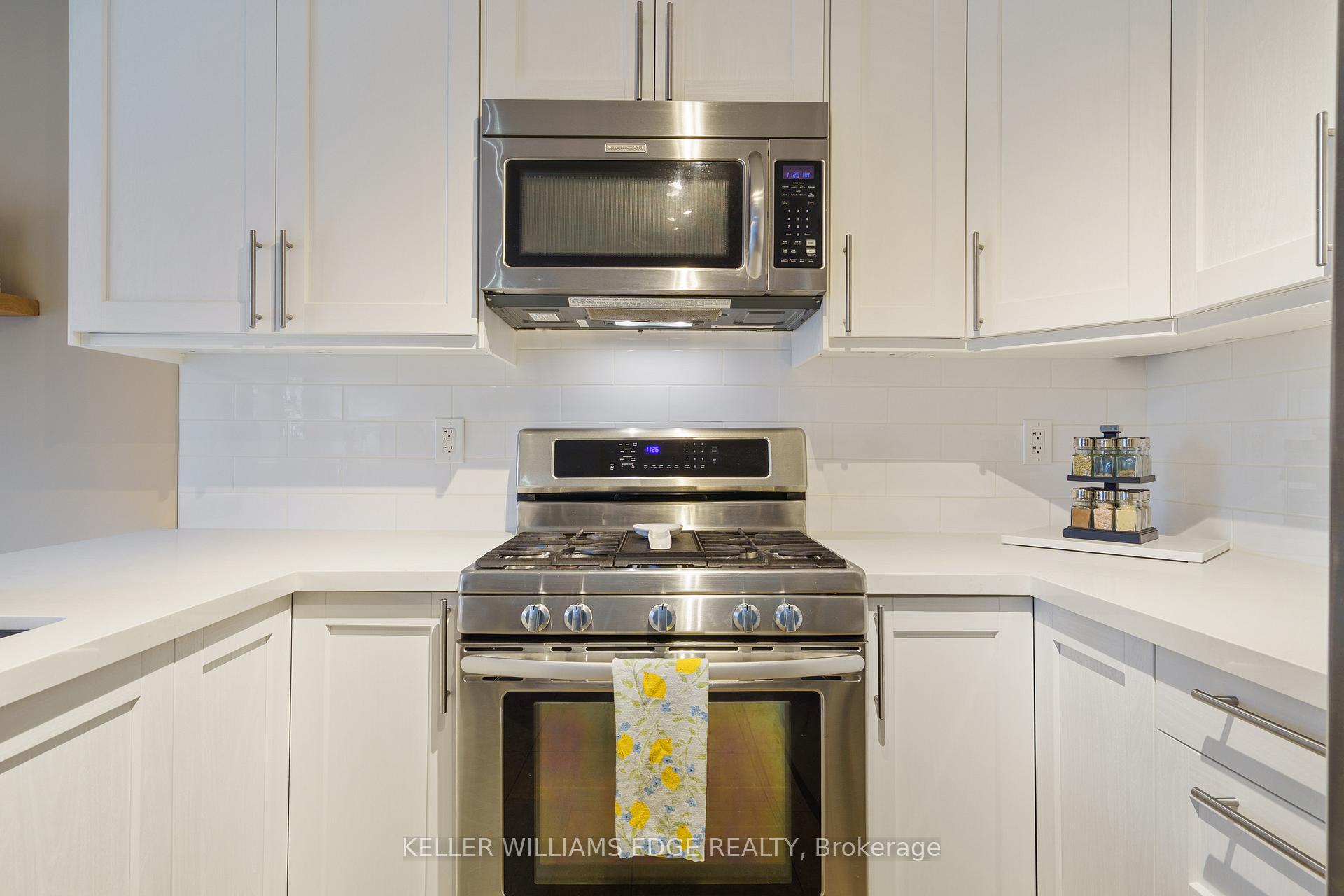 Photo 11 of 40 Stoneglen Way, Hamilton, Mount Hope — HOMEH