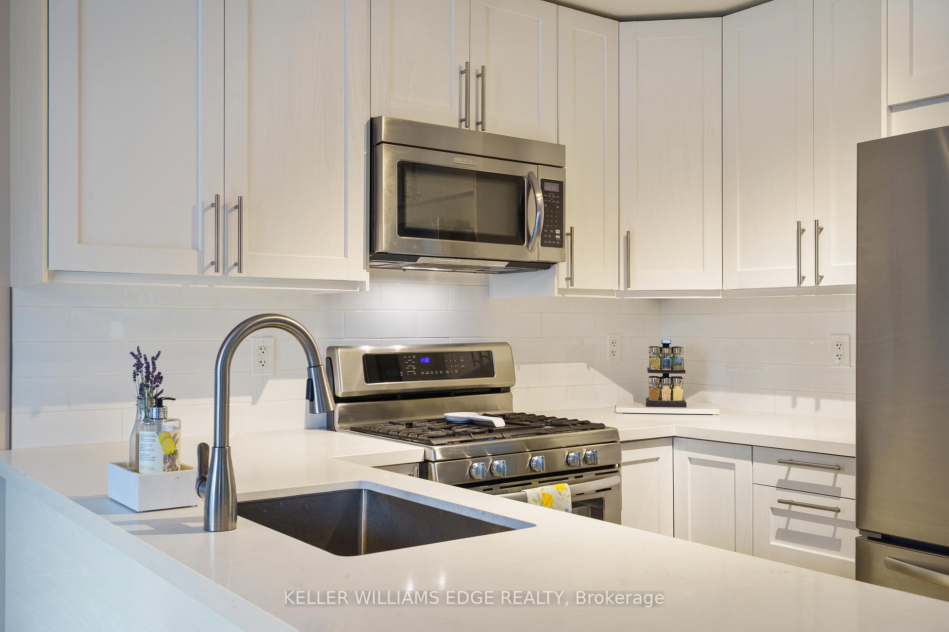 Photo 15 of 40 Stoneglen Way, Hamilton, Mount Hope — HOMEH