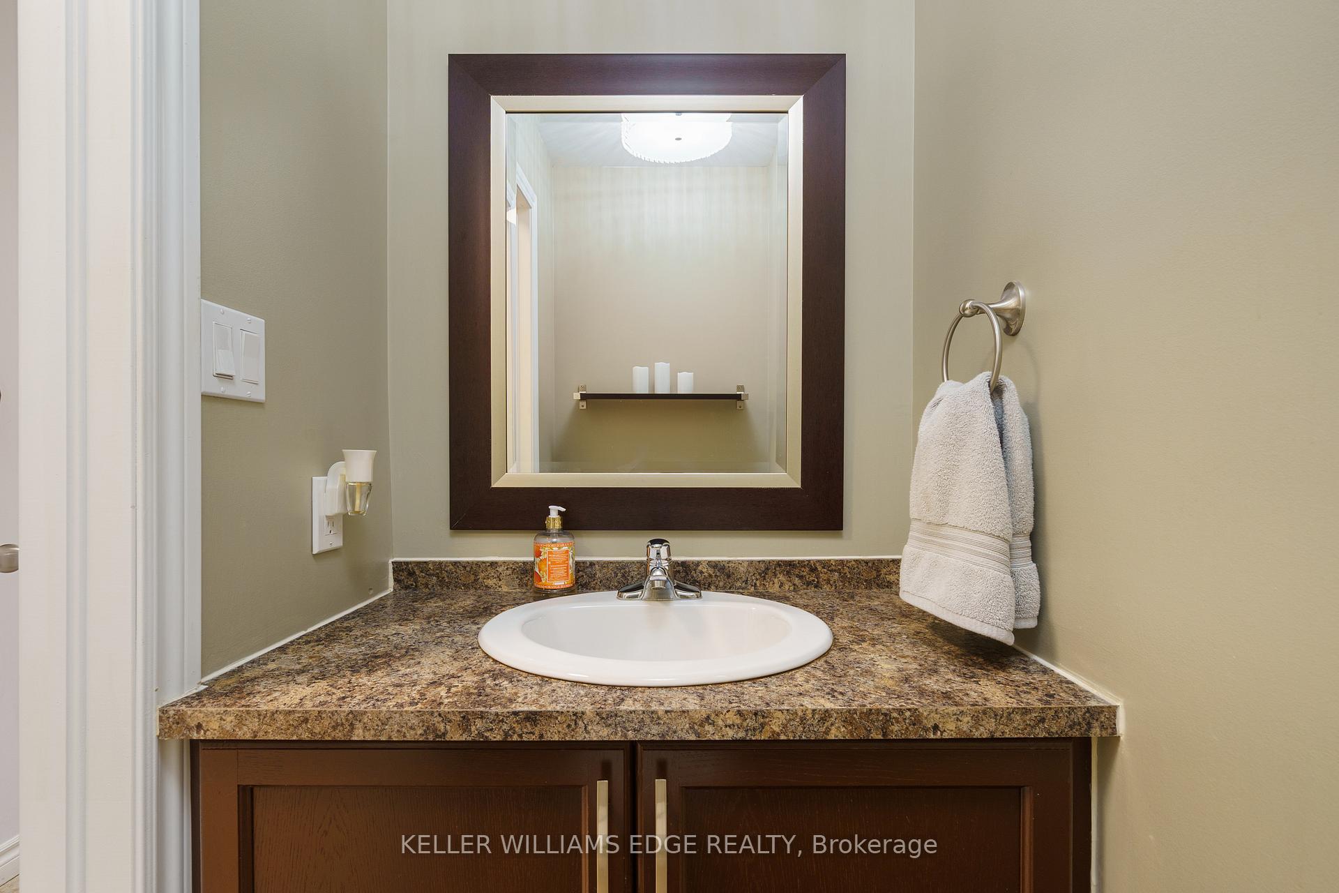 Photo 19 of 40 Stoneglen Way, Hamilton, Mount Hope — HOMEH