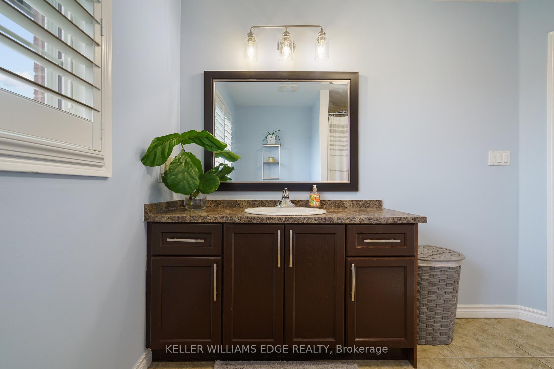 Photo 26 of 40 Stoneglen Way, Hamilton, Mount Hope — HOMEH