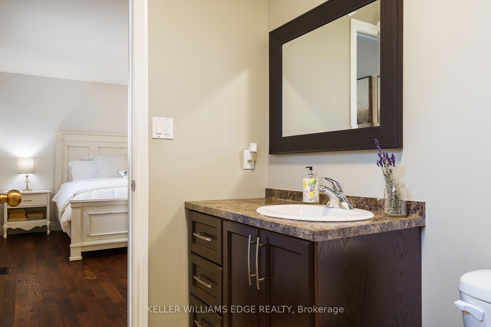 Photo 33 of 40 Stoneglen Way, Hamilton, Mount Hope — HOMEH