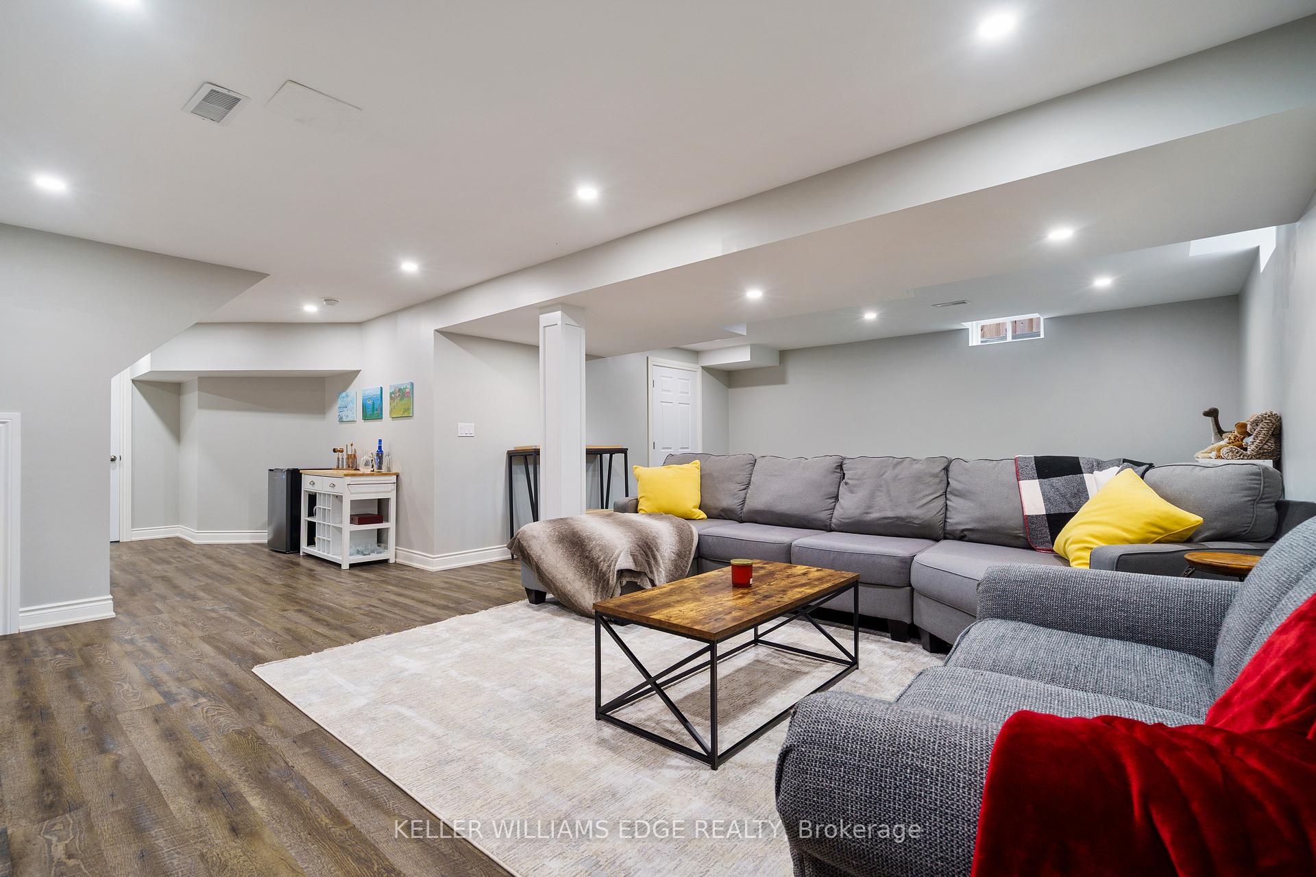 Photo 35 of 40 Stoneglen Way, Hamilton, Mount Hope — HOMEH