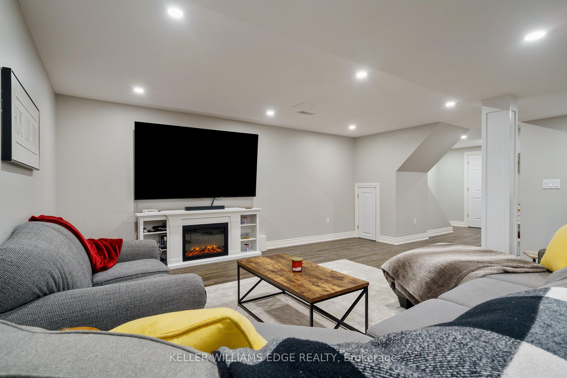 Photo 37 of 40 Stoneglen Way, Hamilton, Mount Hope — HOMEH