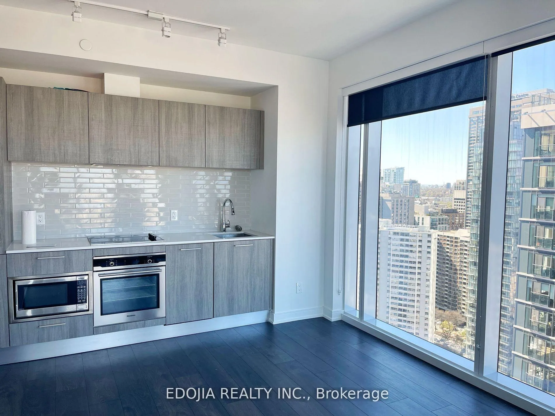 Front of Unit 3502, 3 Gloucester Street