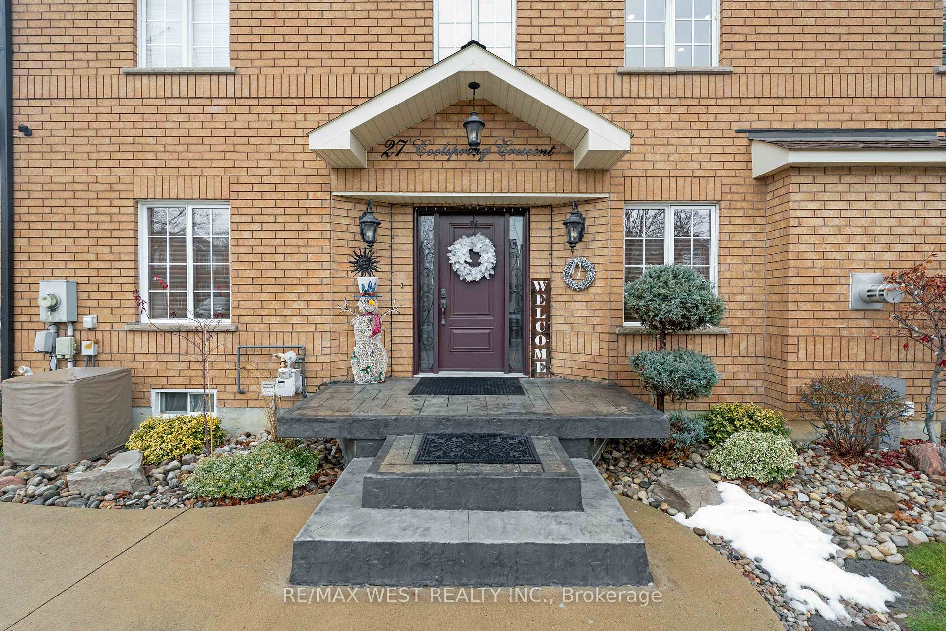 Photo 3 of 27 Coolspring Crescent, Caledon, Bolton East — HOMEH