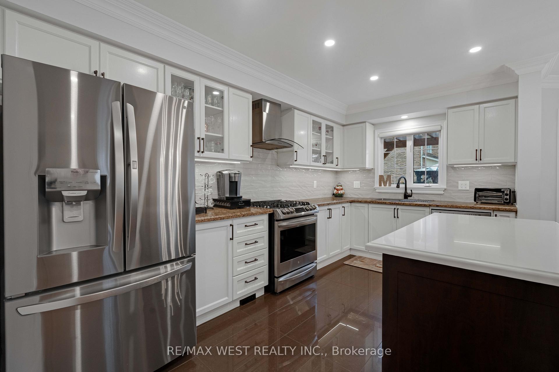 Photo 7 of 27 Coolspring Crescent, Caledon, Bolton East — HOMEH