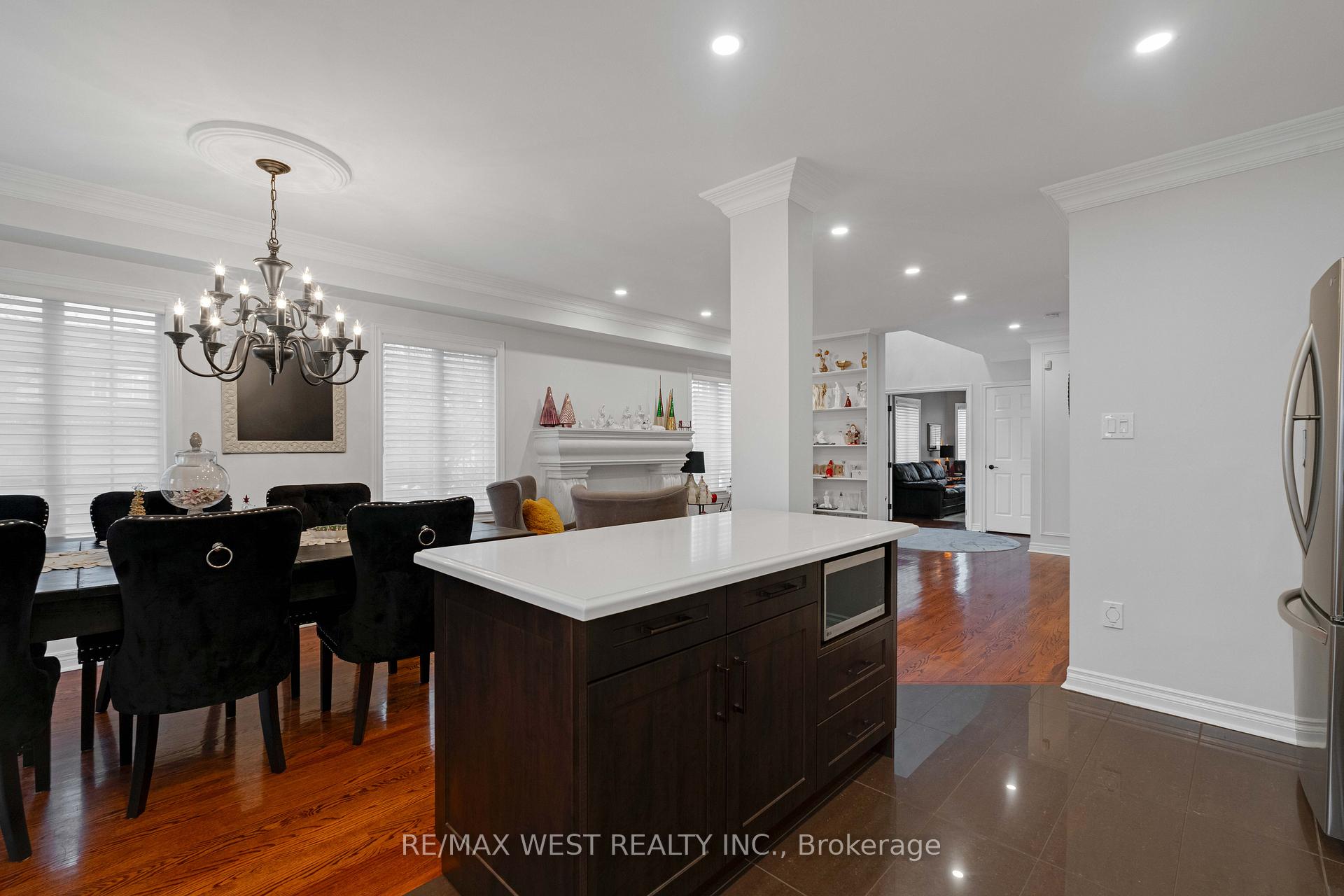 Photo 8 of 27 Coolspring Crescent, Caledon, Bolton East — HOMEH