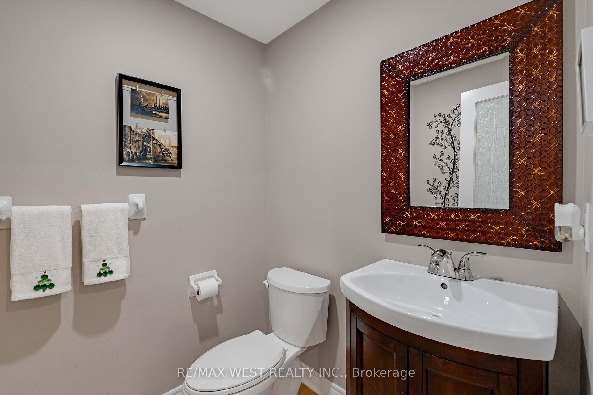 Photo 10 of 27 Coolspring Crescent, Caledon, Bolton East — HOMEH
