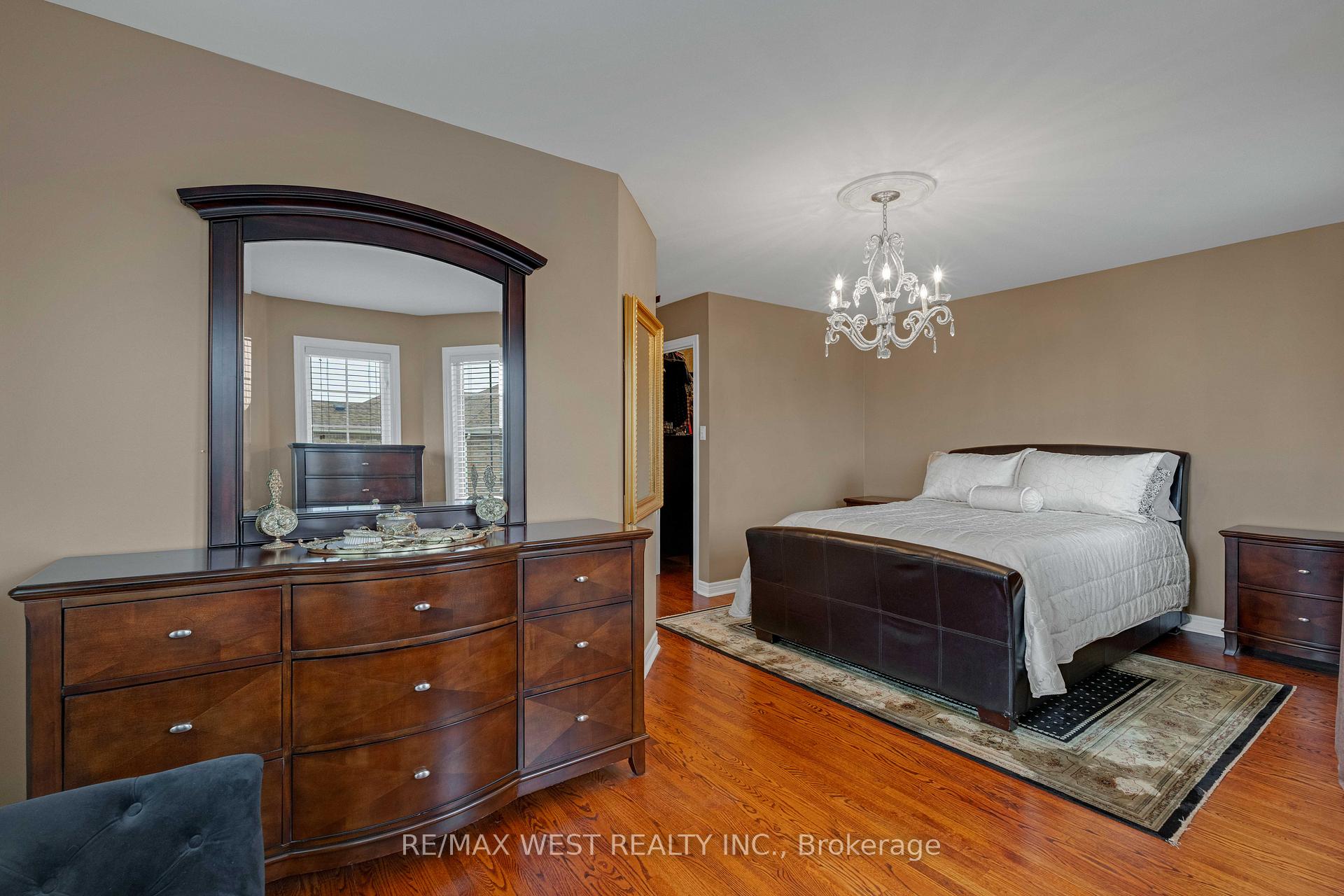 Photo 11 of 27 Coolspring Crescent, Caledon, Bolton East — HOMEH