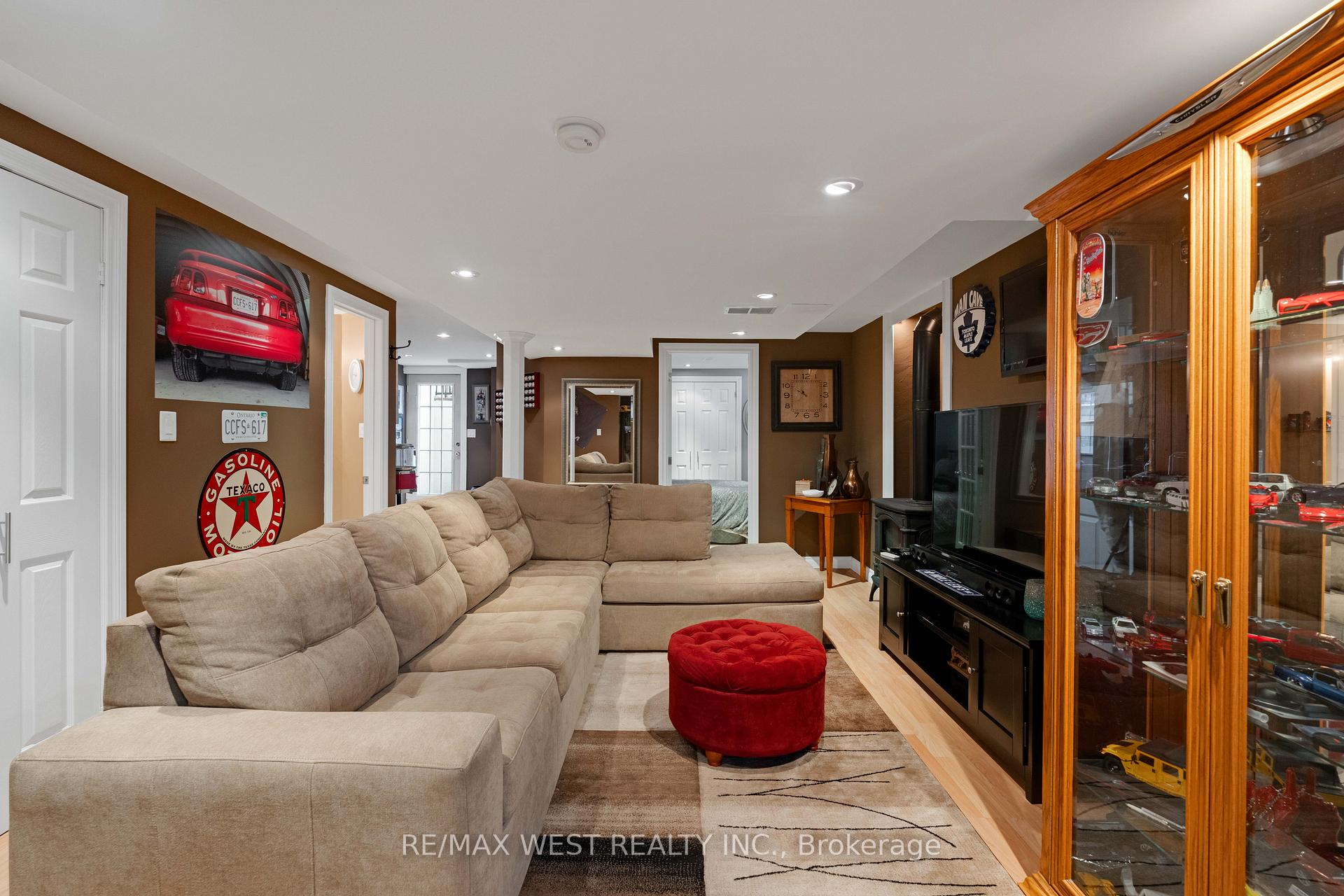 Photo 17 of 27 Coolspring Crescent, Caledon, Bolton East — HOMEH