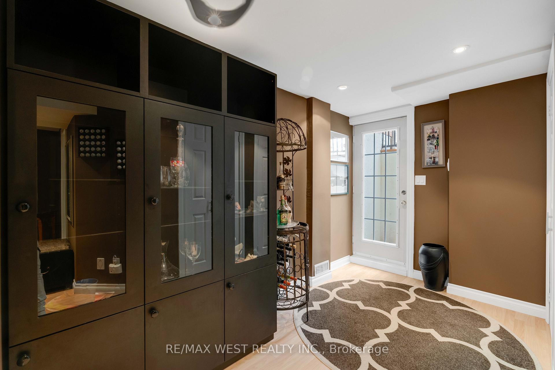 Photo 19 of 27 Coolspring Crescent, Caledon, Bolton East — HOMEH
