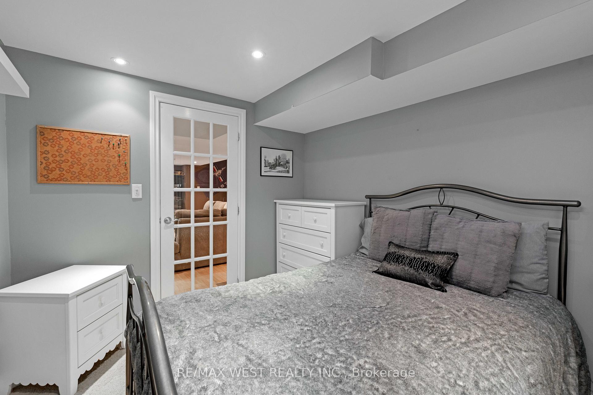 Photo 21 of 27 Coolspring Crescent, Caledon, Bolton East — HOMEH