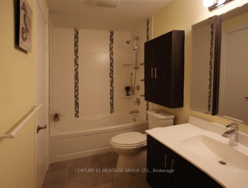 Photo 8 of 94 Seaton Drive, Aurora, Aurora Highlands — HOMEH