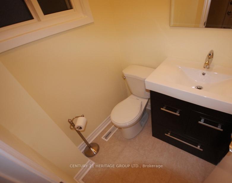 Photo 13 of 94 Seaton Drive, Aurora, Aurora Highlands — HOMEH