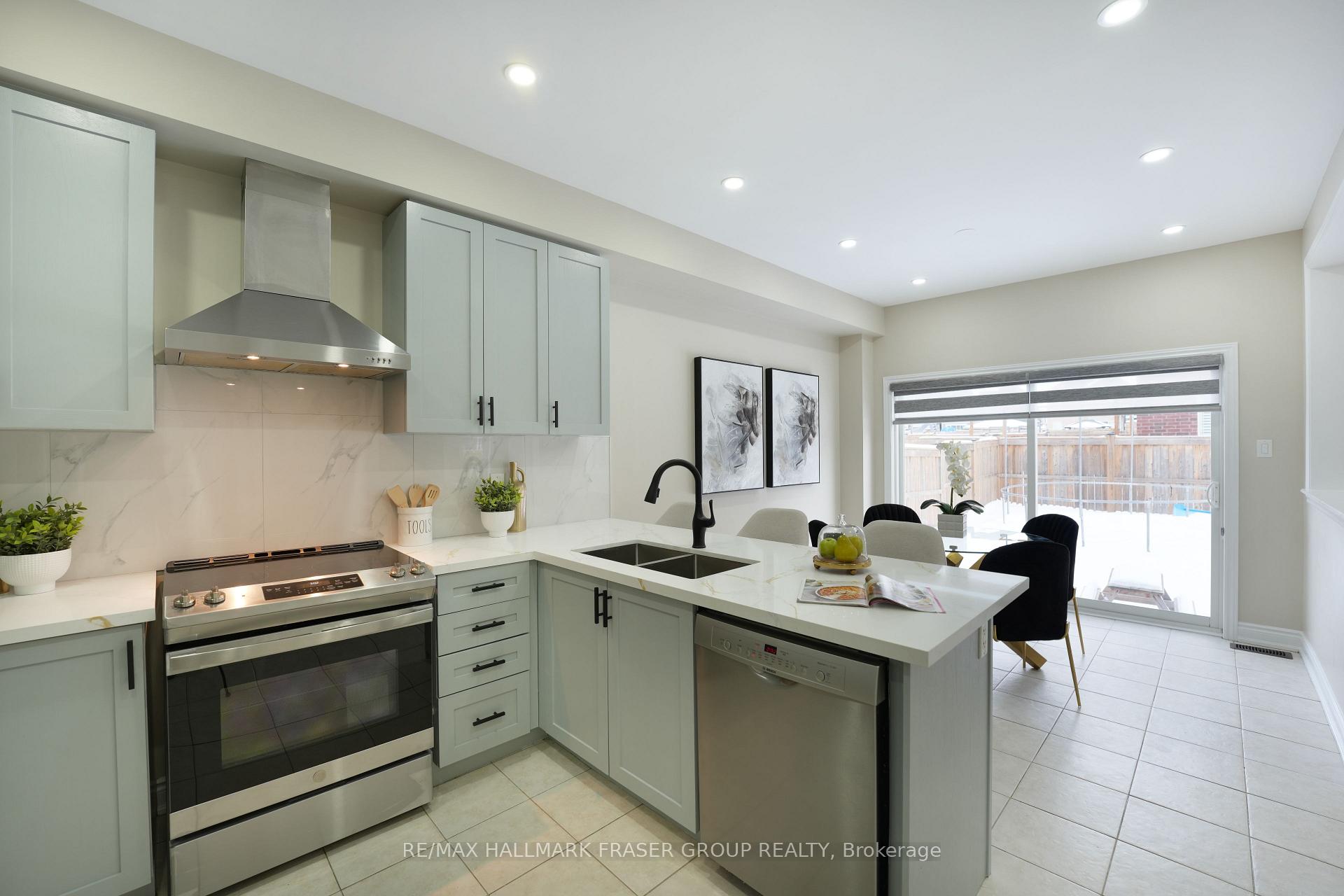 Photo 12 of 14 Kilpatrick Court, Clarington, Bowmanville — HOMEH