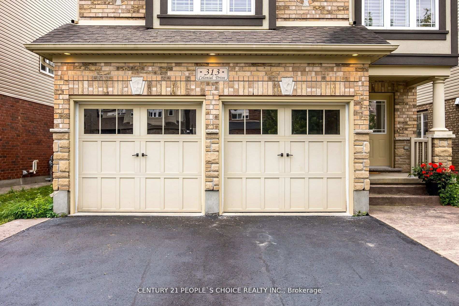 Photo 2 of 313 Colonial Drive, Guelph, Pineridge/Westminster Woods — HOMEH