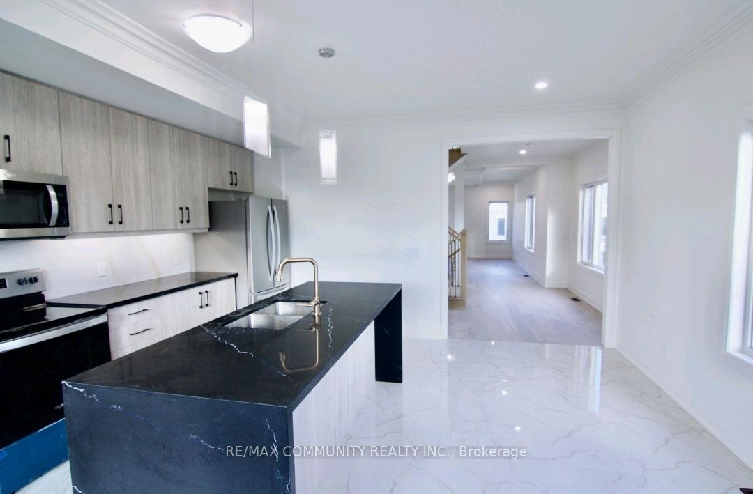 Photo 4 of 15 Gerry Henry Lane, Clarington, Courtice — HOMEH